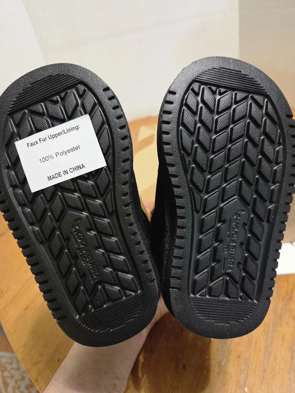 UGG toddler Victoria Mini Boot Size 6 (NEW W/ BOX)